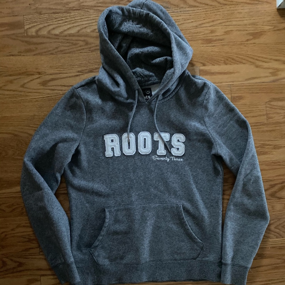 Grey Roots hoodie size - S